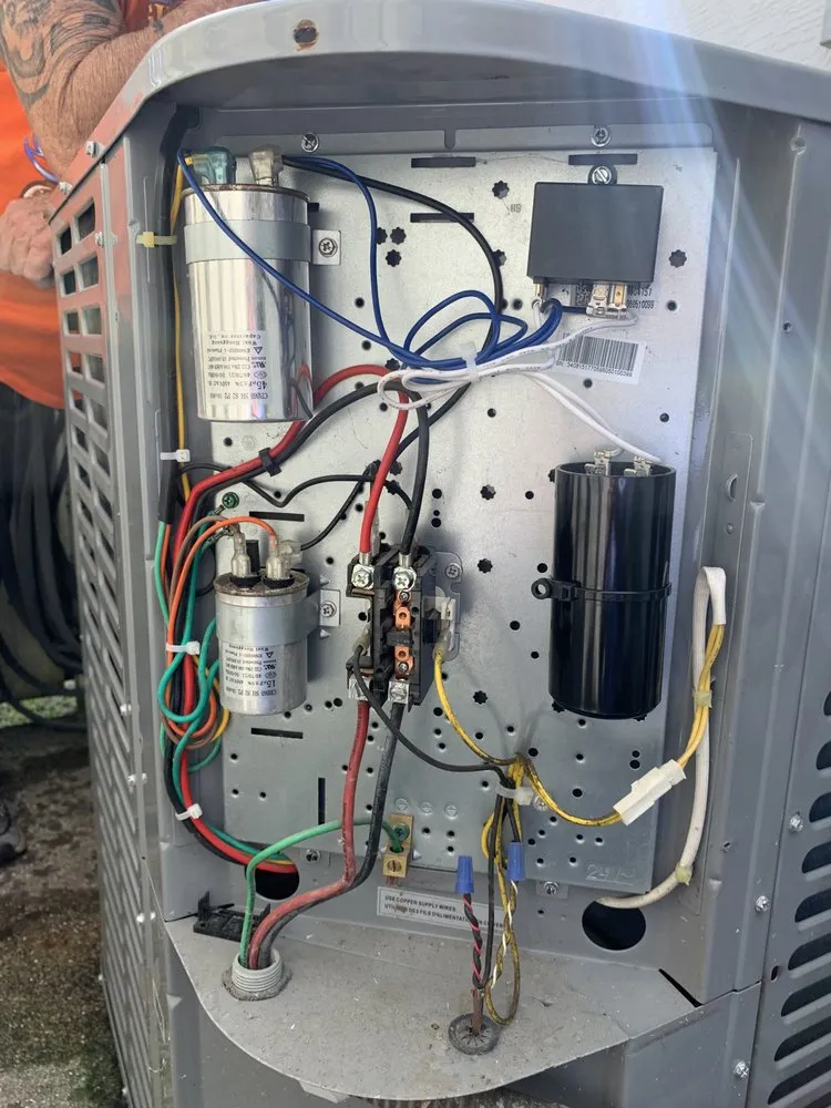 Slide of Reyes Air Conditioning