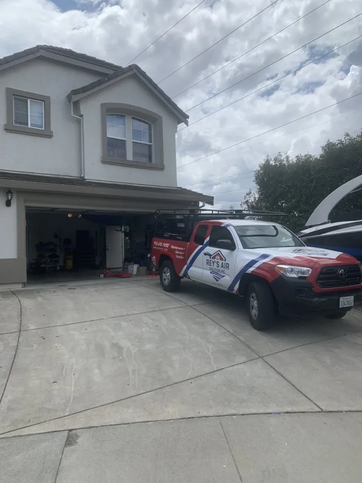 Slide of Rey's Air Solution