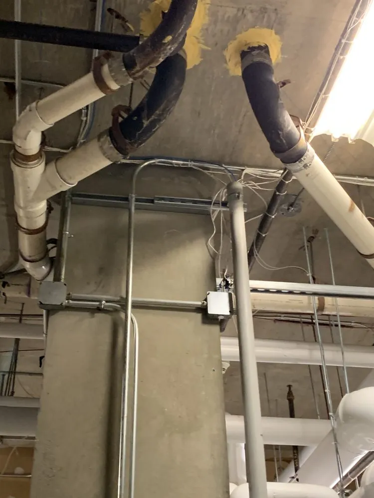 Slide of RH Emergency plumbing & construction