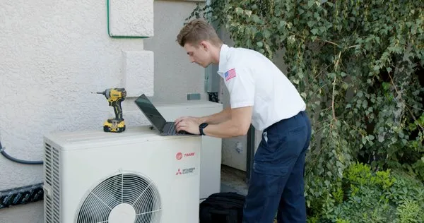 Right Now Air & Solar Logo