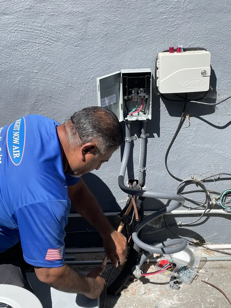 Slide of Right Now Air & Solar