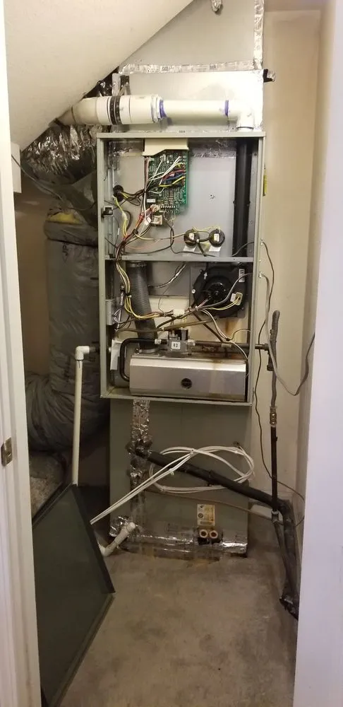 Slide of Right Now Air & Solar