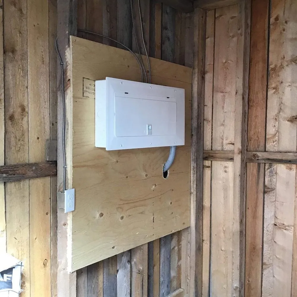 Slide of Rising Emergency Electrician