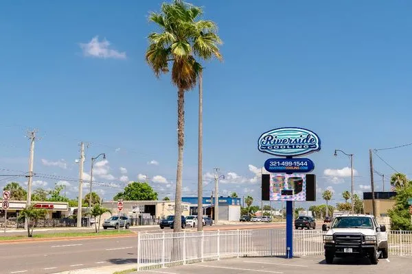 Riverside Cooling Logo