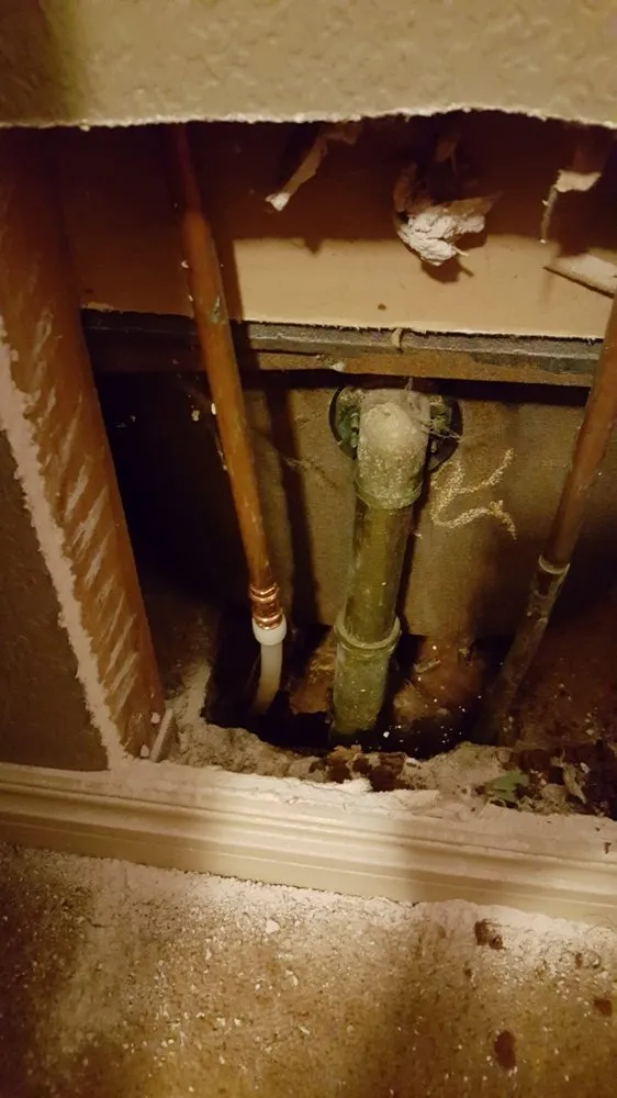 Slide of R&M Mechanical and Construction