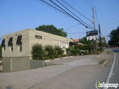 Roberts Engineering Corp Logo