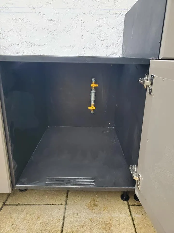 Slide of Rockys Repairs