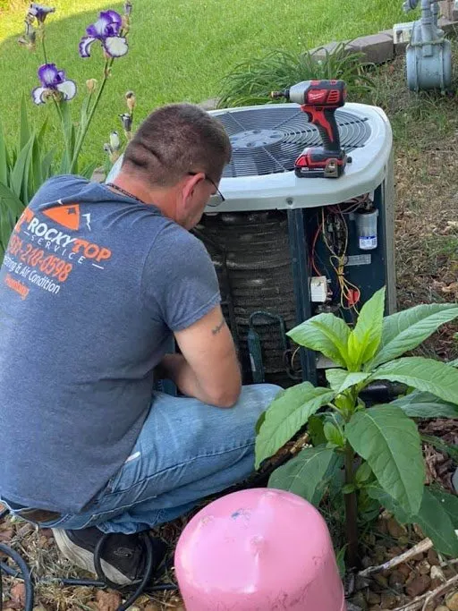 Slide of RockyTop Service