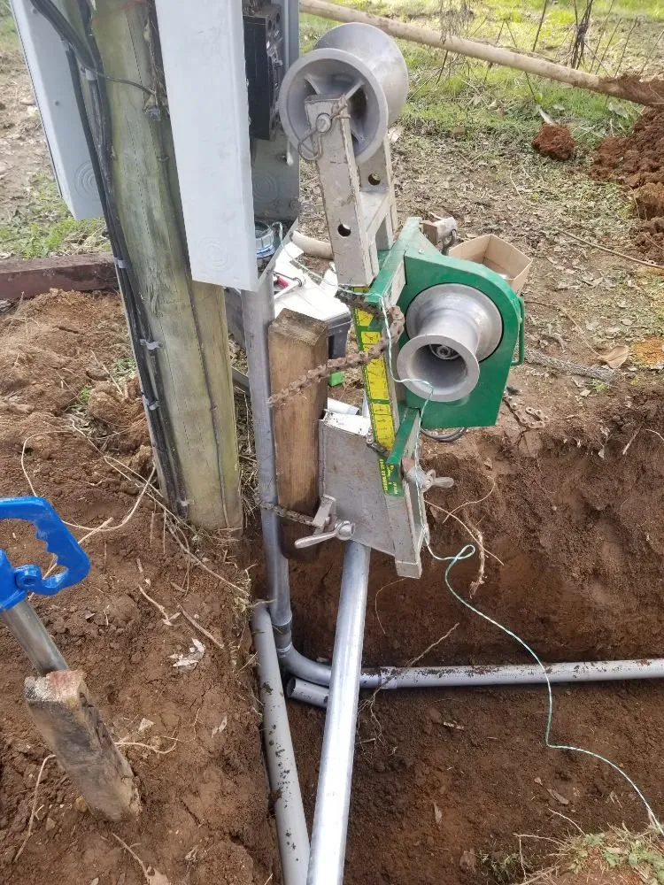 Local AC repair for residential systems in Hampshire, TN by Rodney's electric