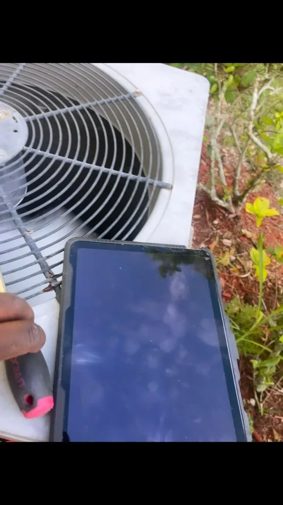 Slide of Rolando’s Helping Hands Service