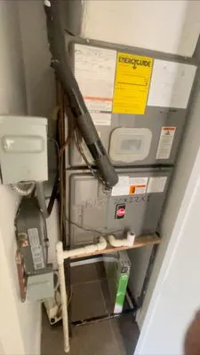 Rolando’s Helping Hands Service Logo