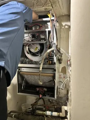 Ron’s Rescue Air and Cooling Logo