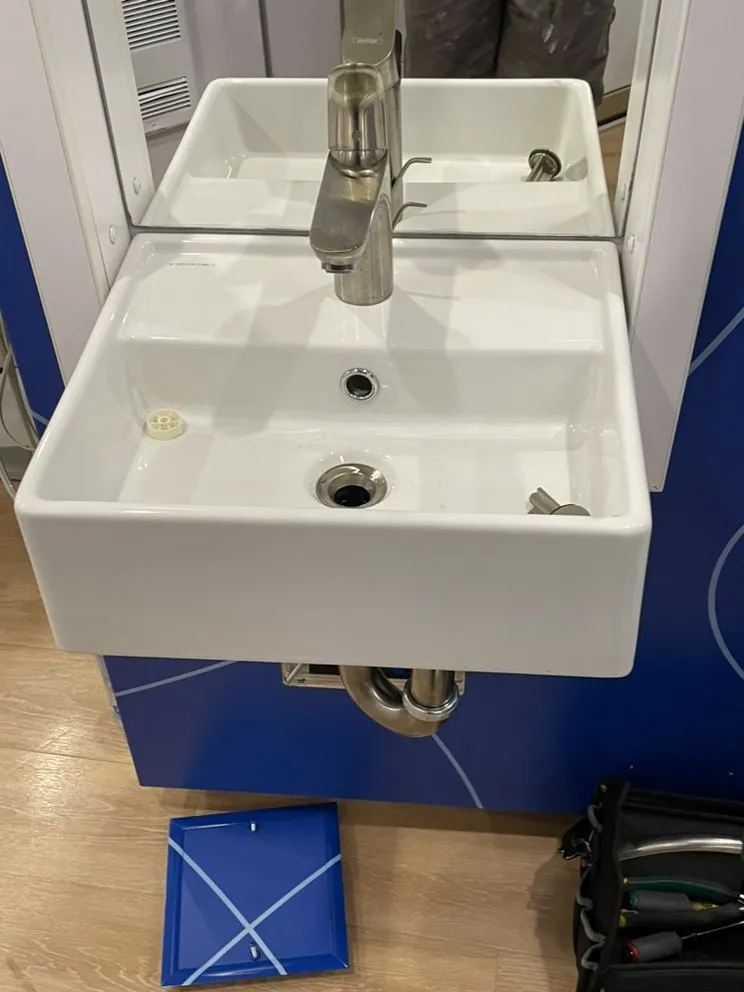 Slide of Ross RV Mobile Repair Service and Repair