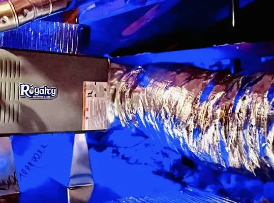 Royalty Heating & Air Logo