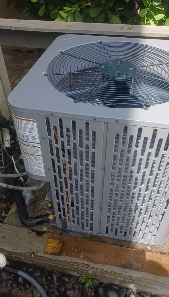 Slide of R&V Mechanical Air Conditioning