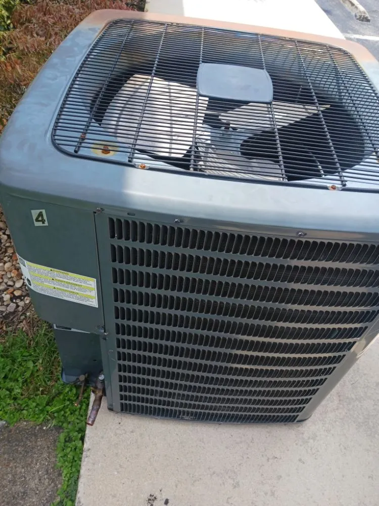 Slide of R&V Mechanical Air Conditioning