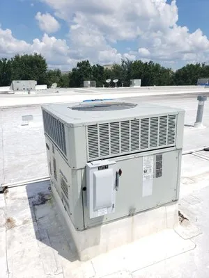 Sam's Maintenance Services Logo