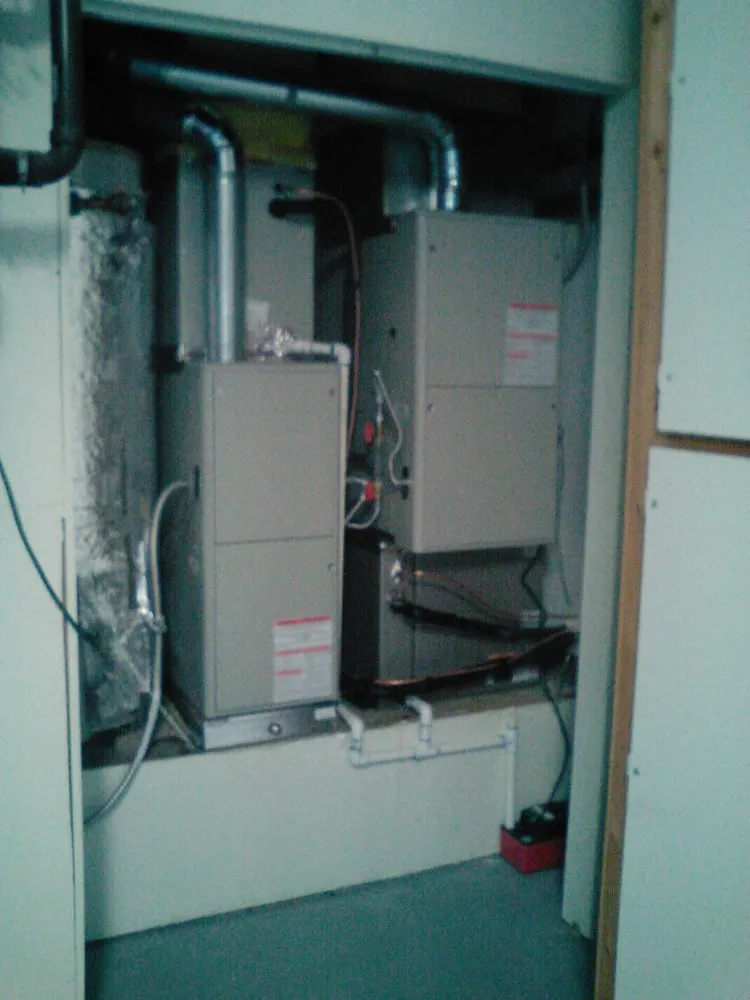 Slide of Saturn Air Heating & Cooling