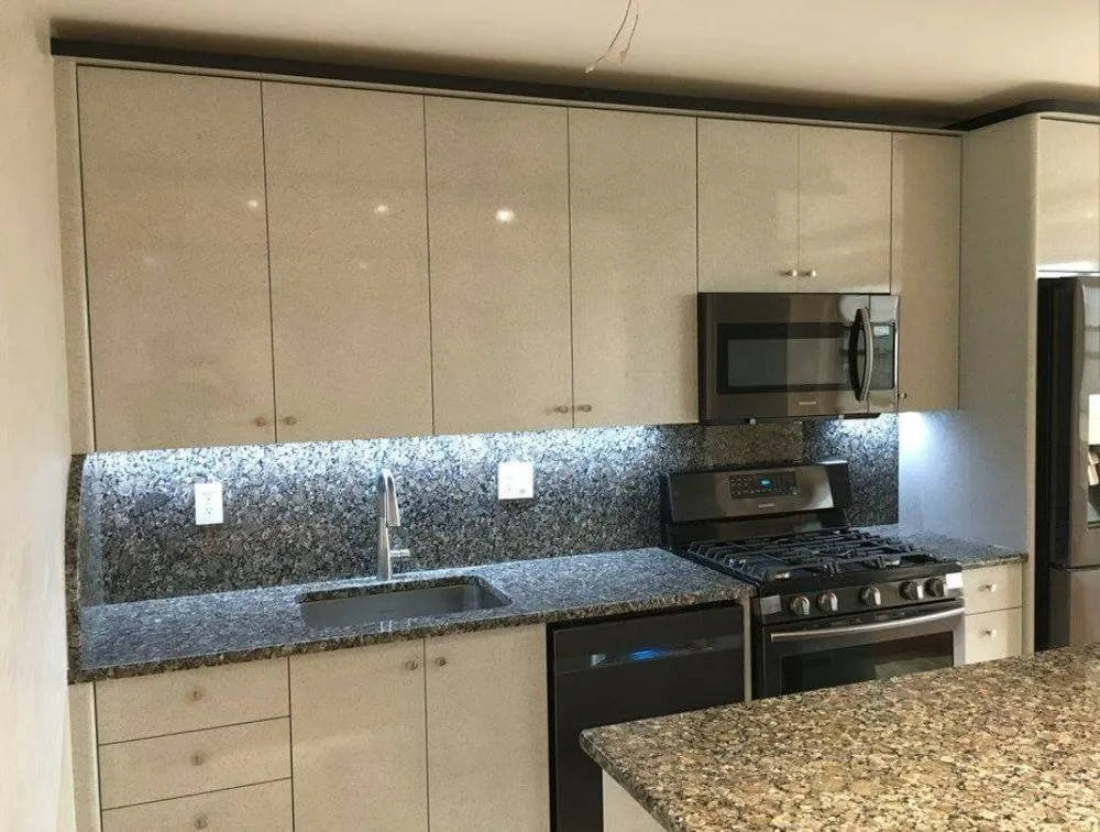 Slide of Savvy Renovation