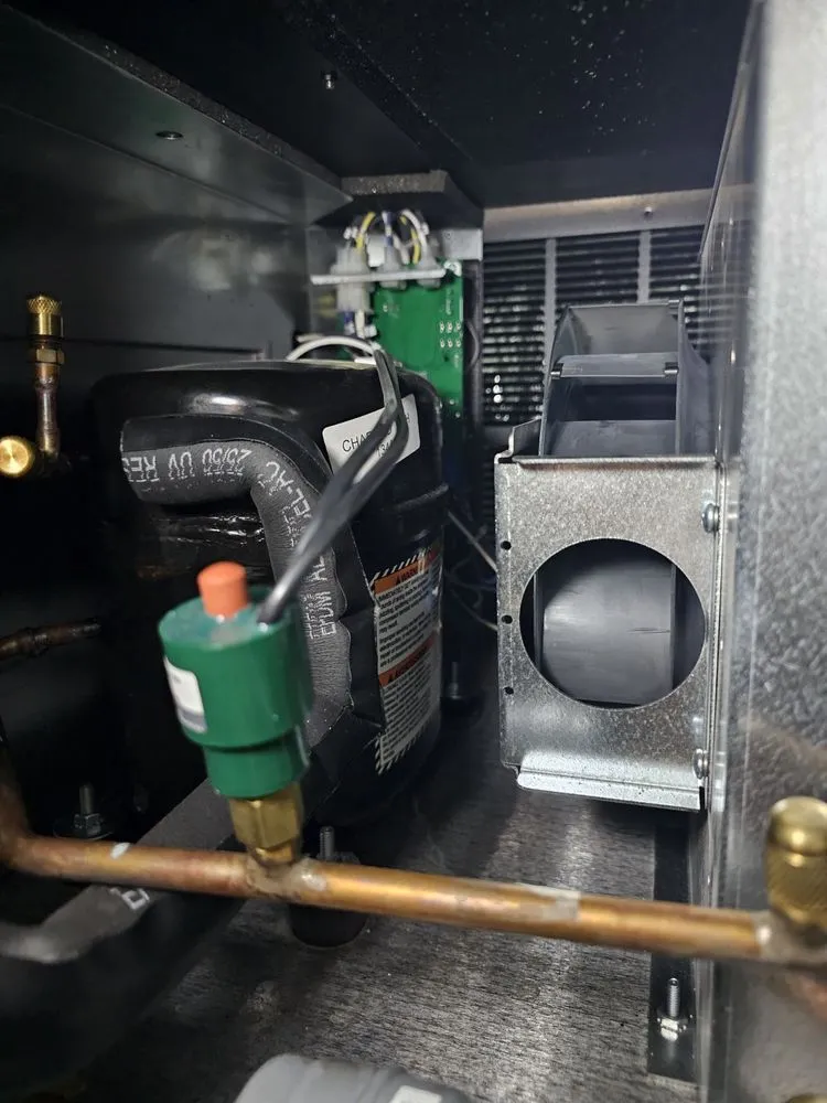 Slide of SergeComService