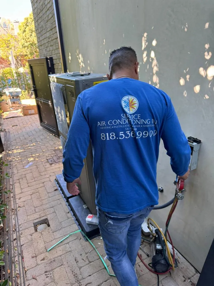 Emergency air conditioning service in San Fernando Valley, CA by Service Air Conditioning
