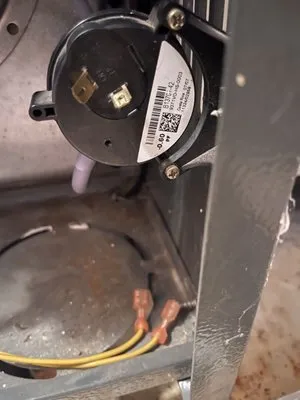 Servicemaxx Heating & Air Conditioning Logo