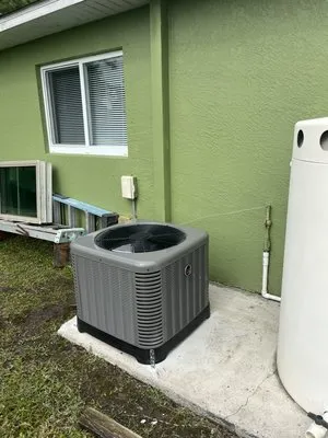 Shark Heating & Cooling Logo