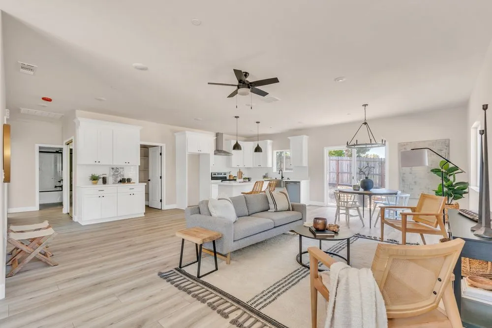 Slide of Silvermark Construction Services