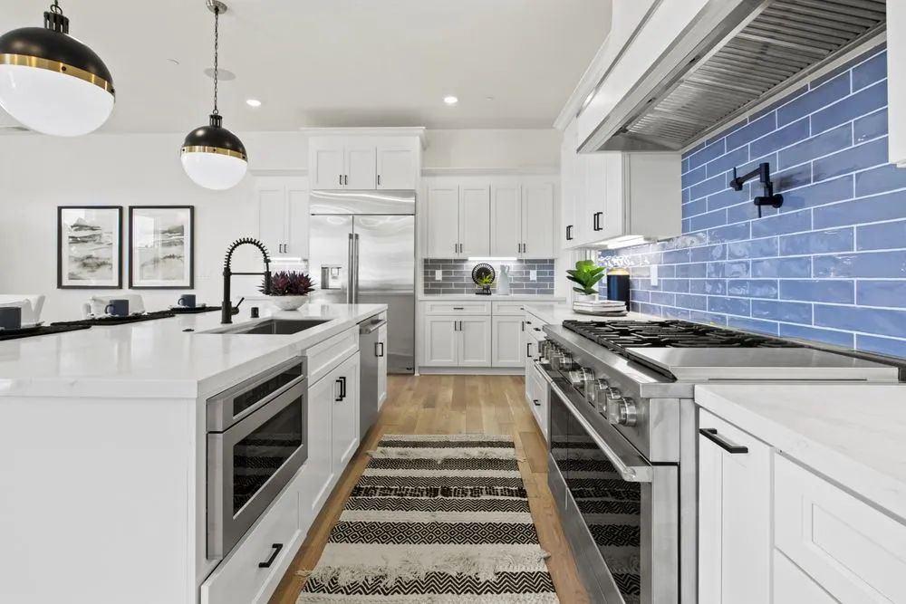 Slide of Silvermark Construction Services