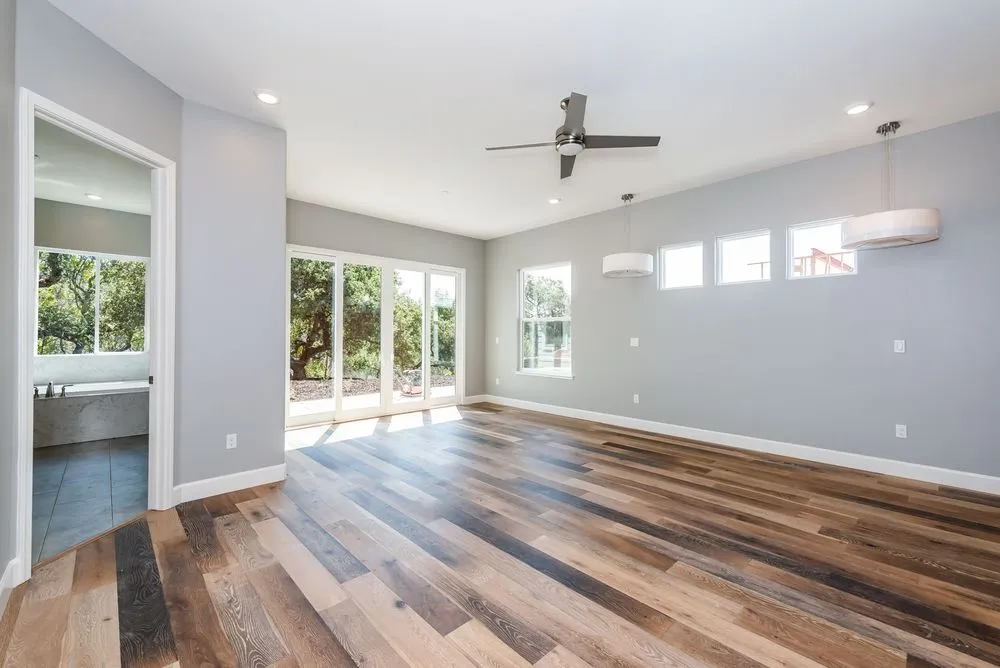 Slide of Silvermark Construction Services