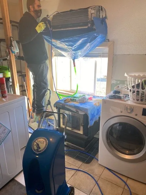 Slide of Snowflake Air