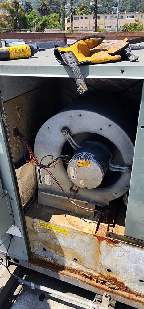 Slide of SoCal Heating & Air Conditioning