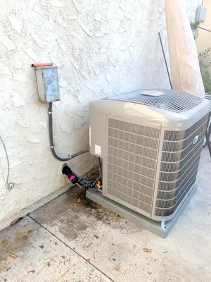 South Pole Heating & Cooling Services Logo