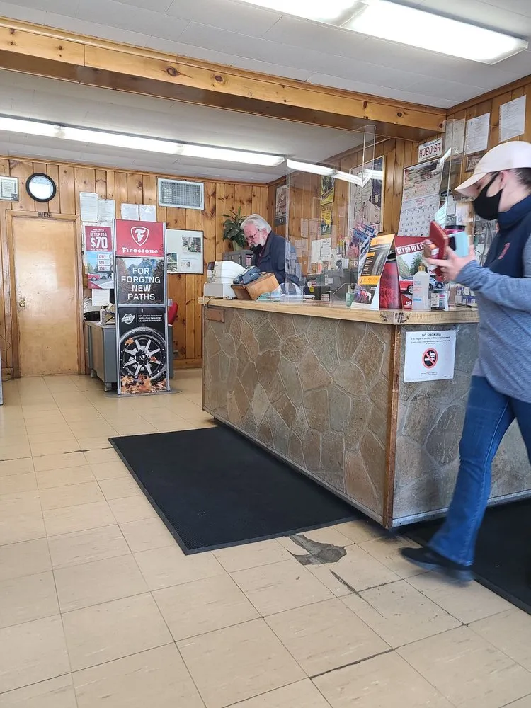 Slide of Southbridge Tire & Oil