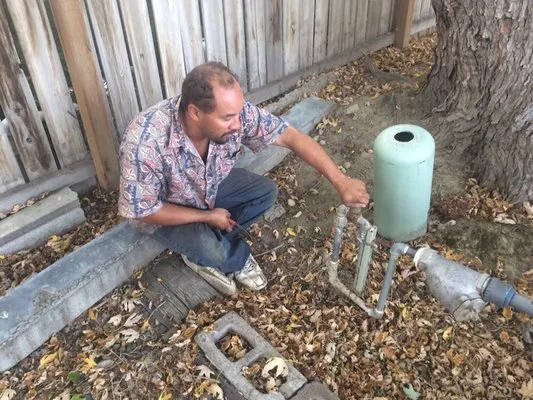 Speedy Lawn Service Logo