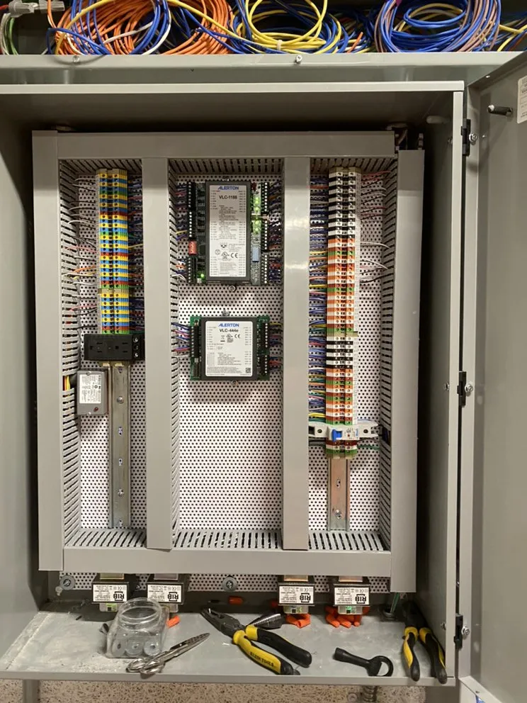 Slide of Super Comfort Changeout Pros