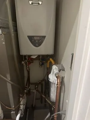 Sure Combustion Heating Logo