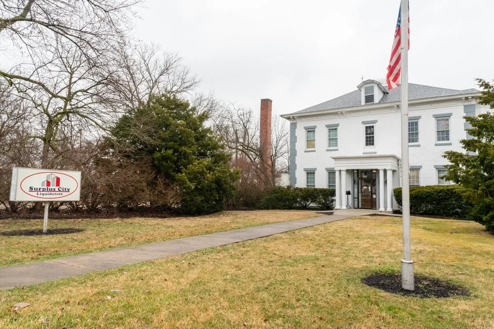 Slide of Surplus City Liquidators