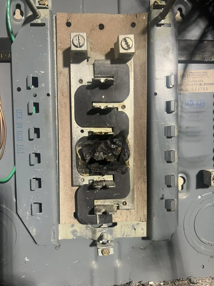 Slide of Symmetry Air Conditioning & Electrical