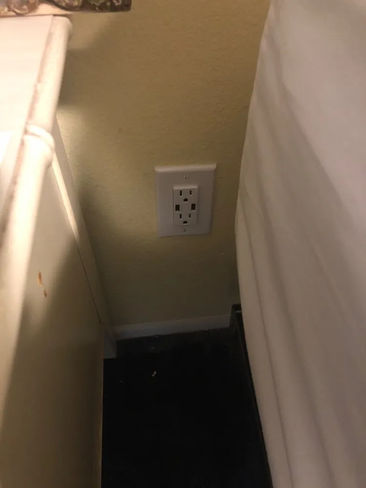 Slide of T & R Technician Services