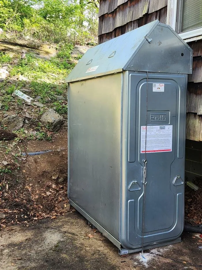 Slide of Tarry Fuel Oil