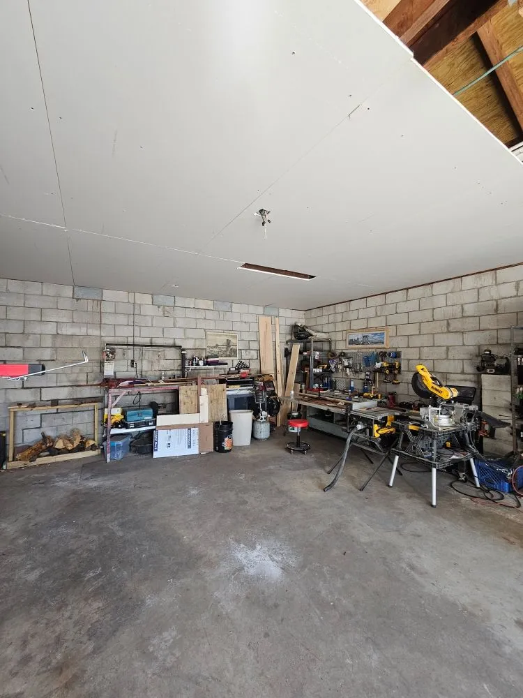 Slide of Tektone Handyman Services