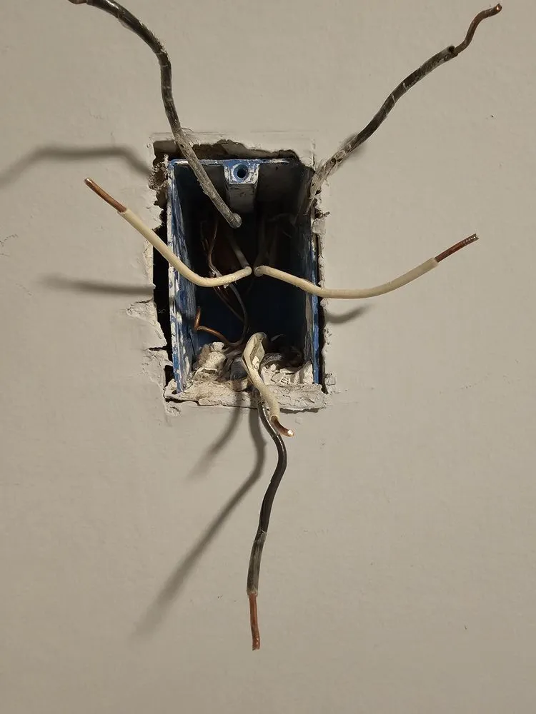 Slide of Tektone Handyman Services