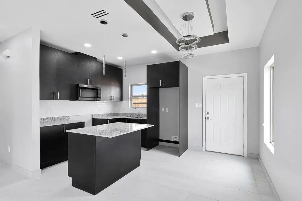 Slide of Texas Buildmart