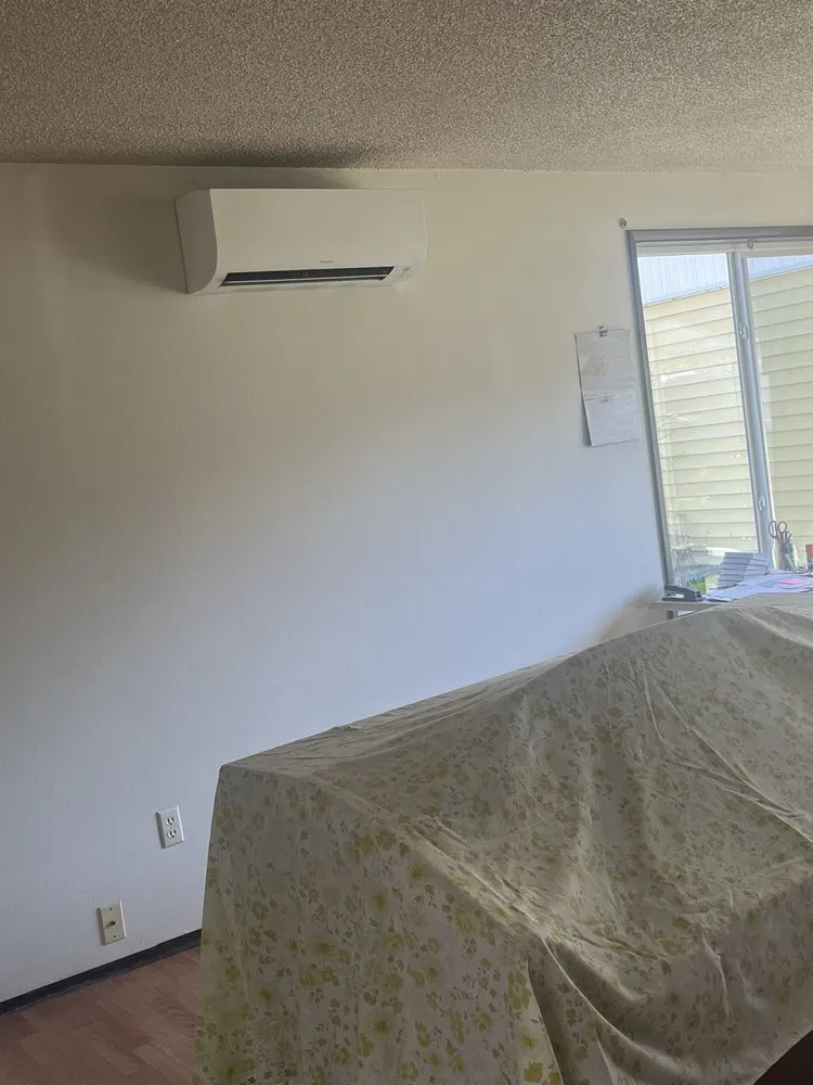 Slide of The Heat Pump Store