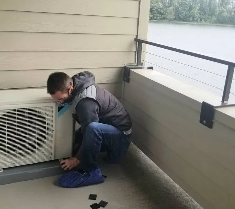 Slide of The Heat Pump Store