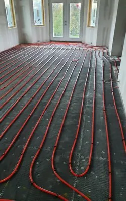 The Service Man Logo