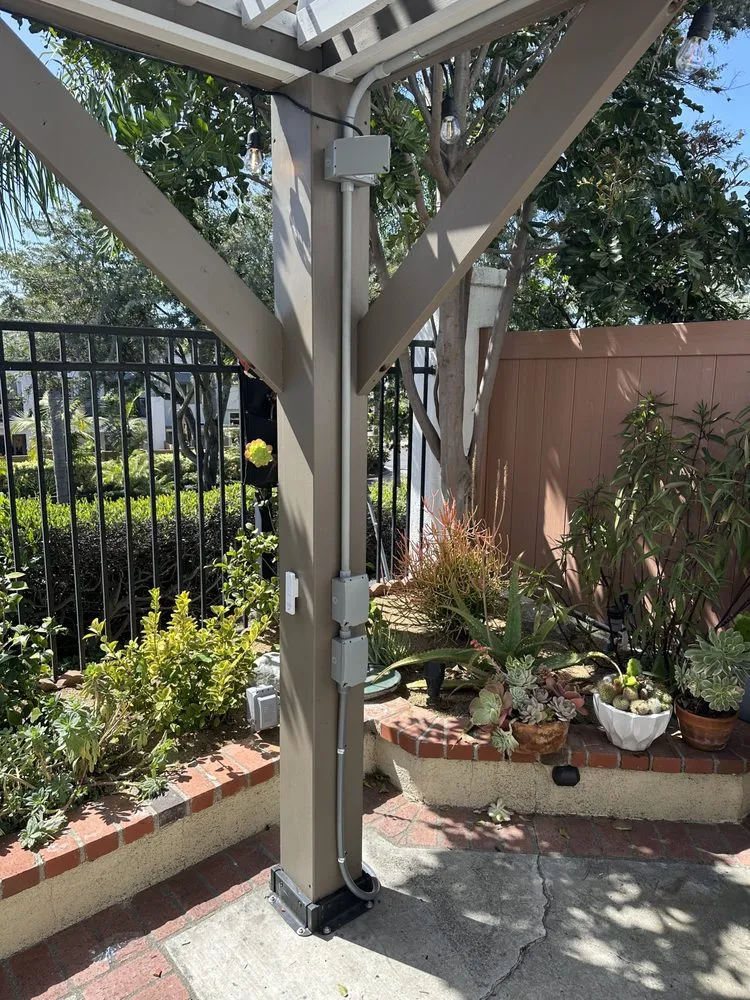 Slide of The Source Electric