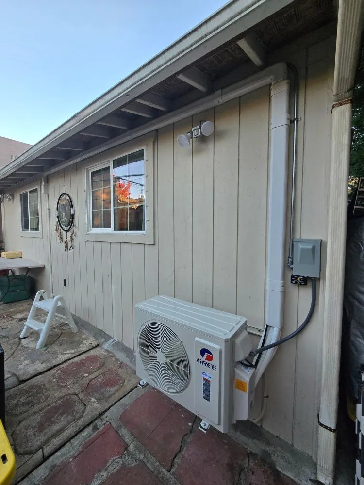 Slide of Tom's Refrigeration HVAC