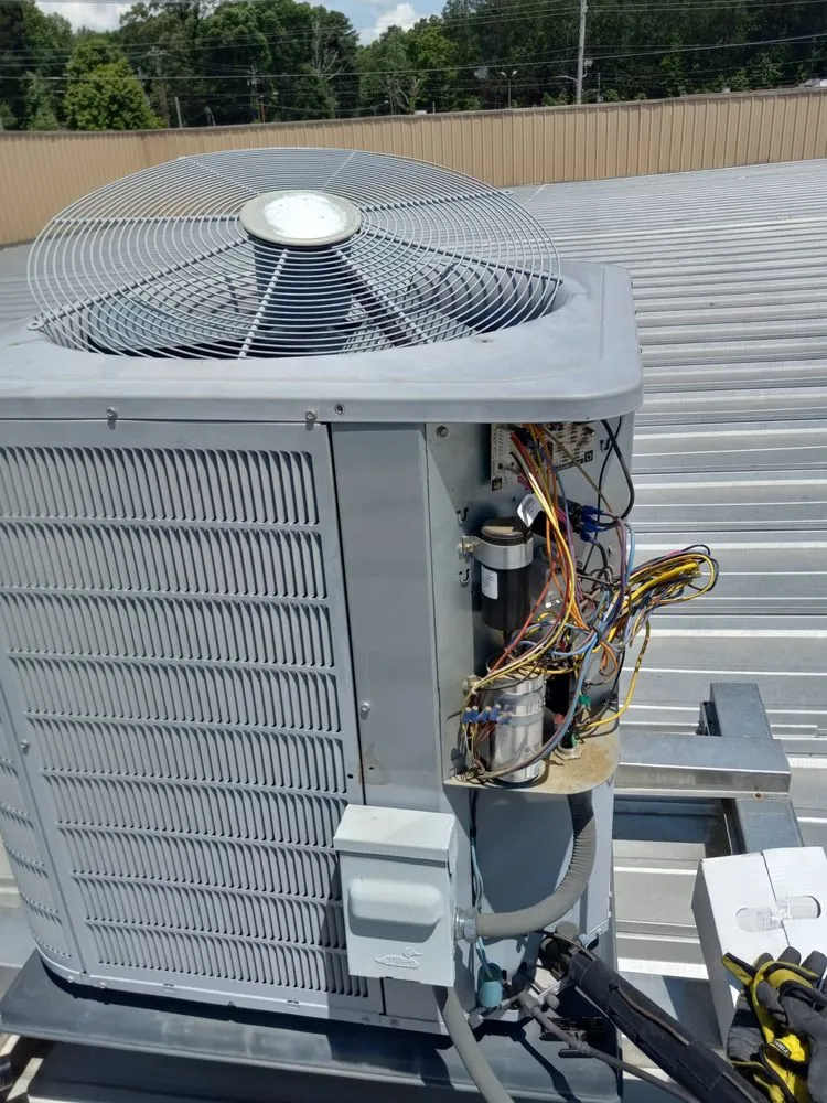 Slide of Top Notch Commercial Maintenance Service